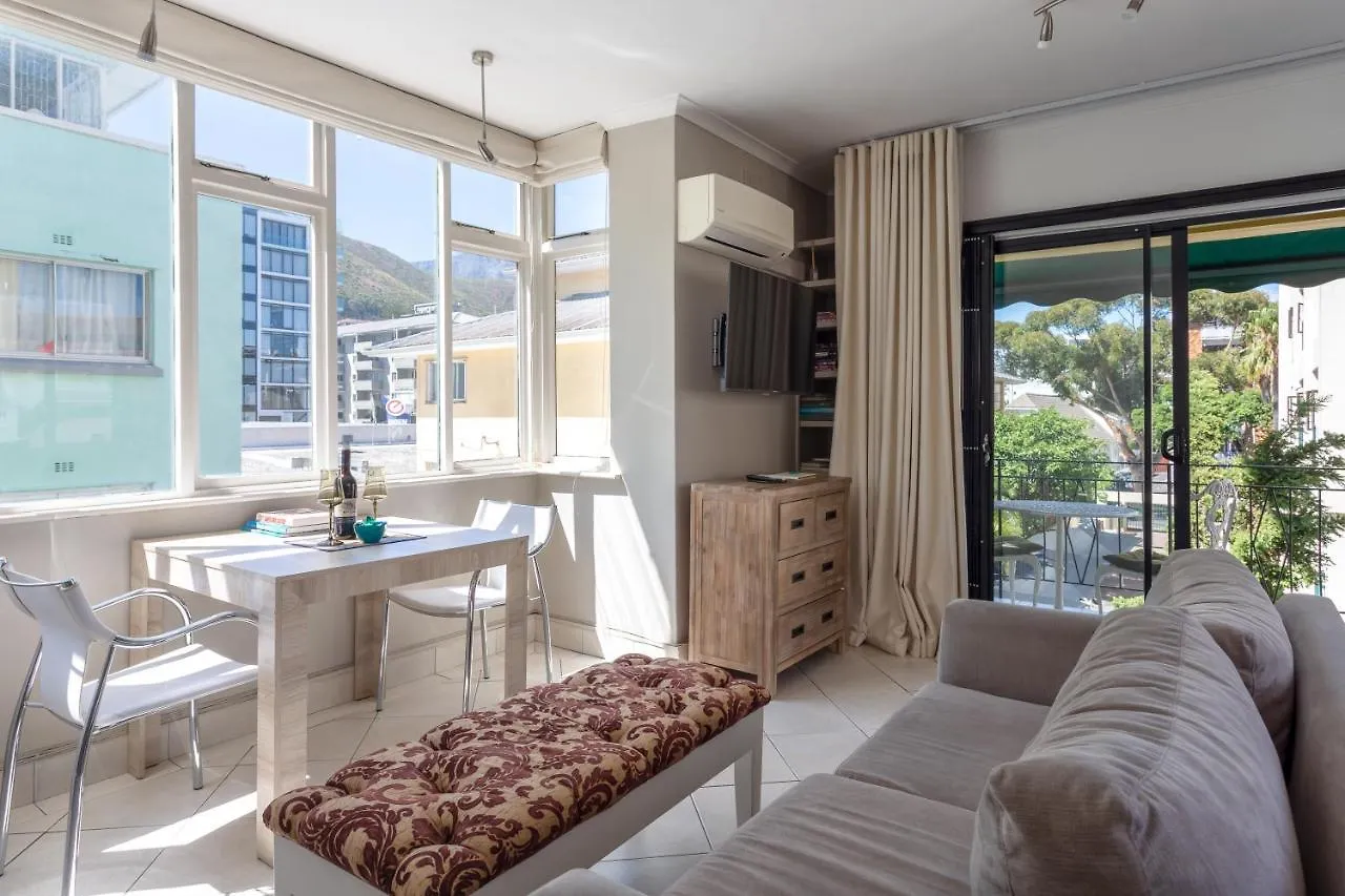 Cosy And Classy Sea Point Apartment Cape Town South Africa