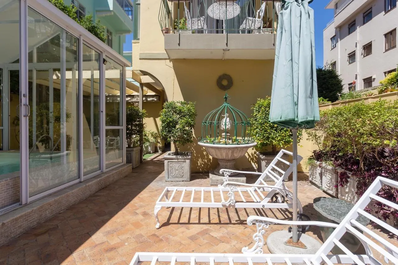 Cosy And Classy Sea Point Apartment Cape Town South Africa