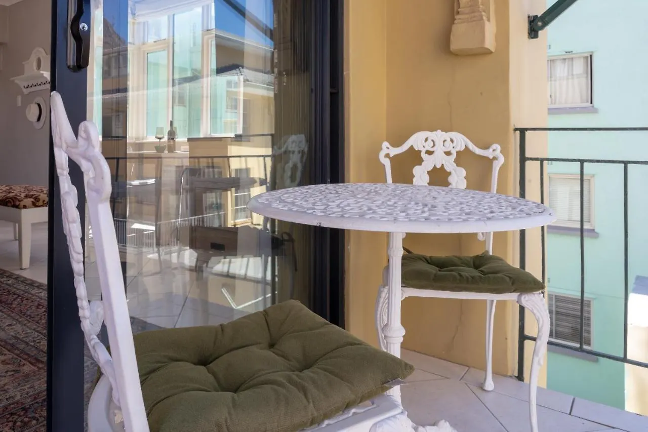 Cosy And Classy Sea Point Apartment Cape Town South Africa